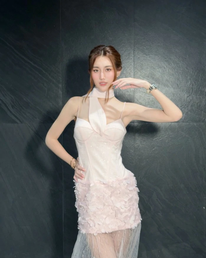 เบส สมรักษ์ คําสิงห์