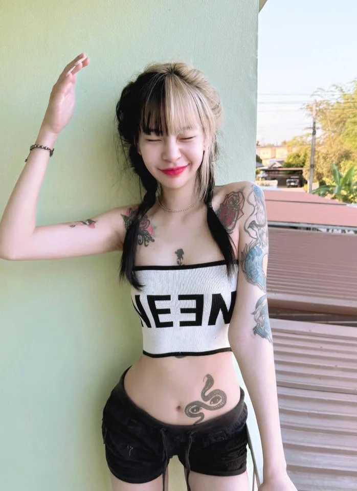ครีเอเตอร์สาวภาพเดี่ยว